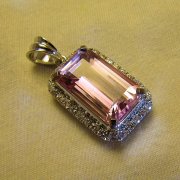 batu permata, batu mulia, cincin permata BEAUTIFUL LIONTIN SPARKLING PINK TOPAZ ISTIMEWA